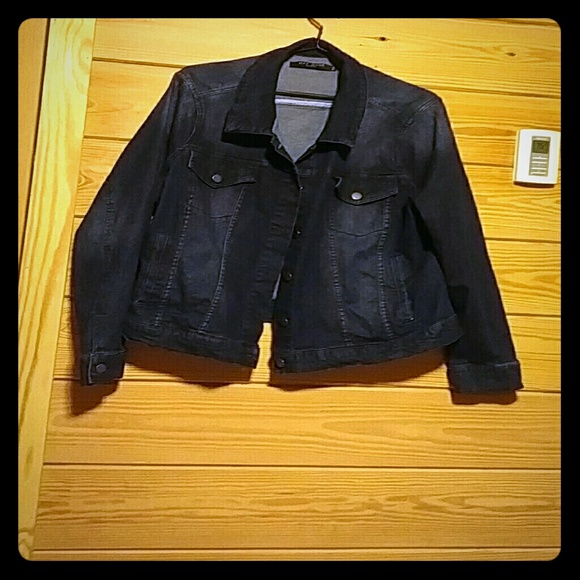 Jean jacket - Picture 1 of 1